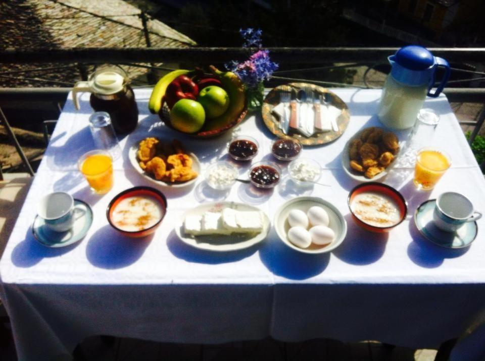 Gjirokastër Ruols Guesthouse מראה חיצוני תמונה