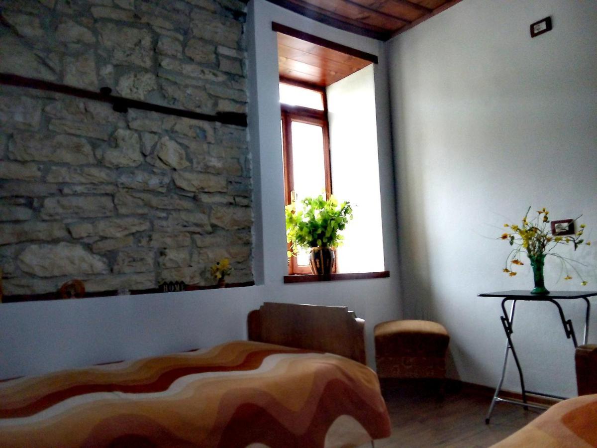 Gjirokastër Ruols Guesthouse מראה חיצוני תמונה