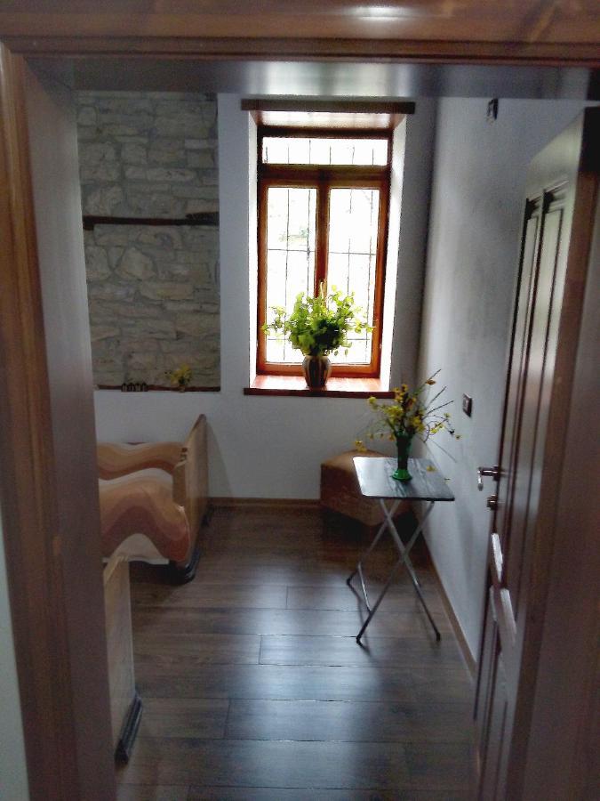 Gjirokastër Ruols Guesthouse מראה חיצוני תמונה