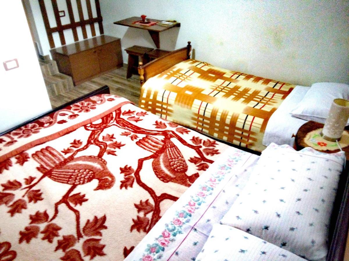 Gjirokastër Ruols Guesthouse מראה חיצוני תמונה