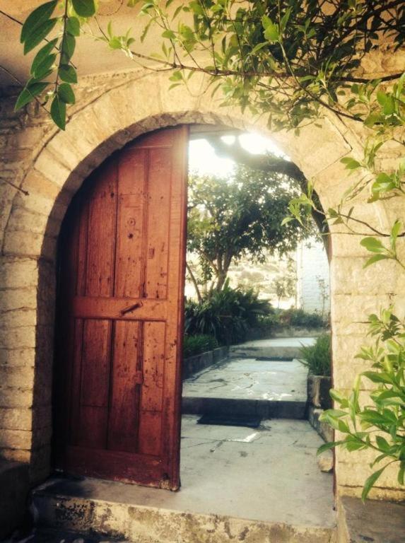 Gjirokastër Ruols Guesthouse מראה חיצוני תמונה