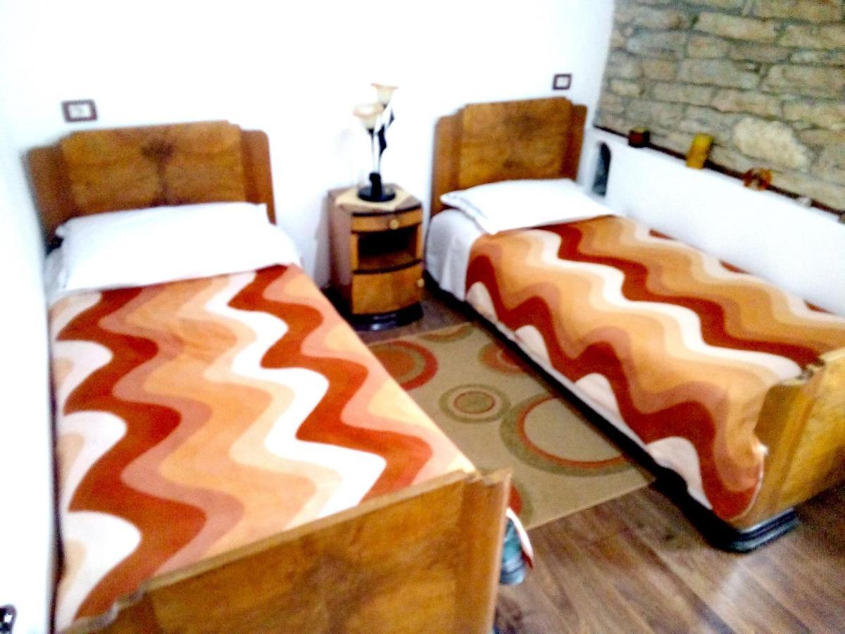 Gjirokastër Ruols Guesthouse מראה חיצוני תמונה