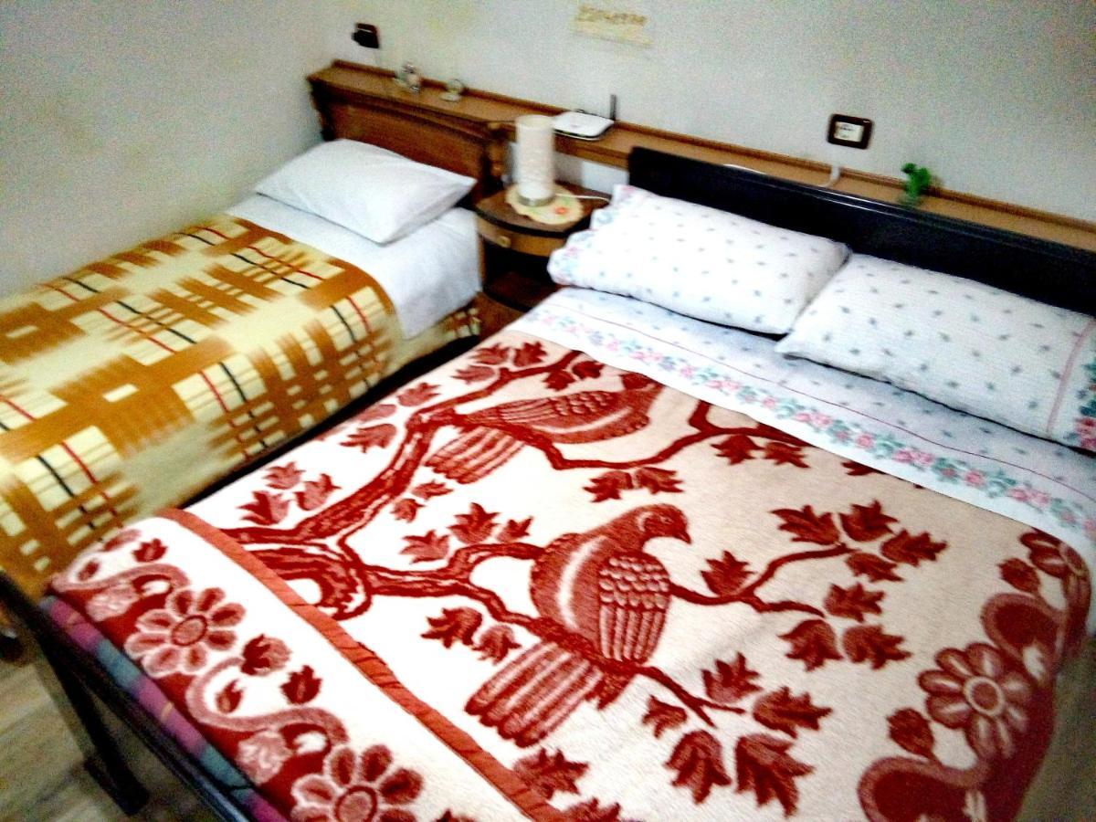 Gjirokastër Ruols Guesthouse מראה חיצוני תמונה
