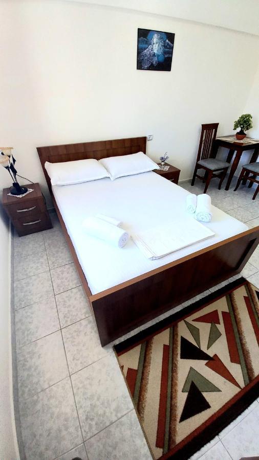 Gjirokastër Ruols Guesthouse מראה חיצוני תמונה