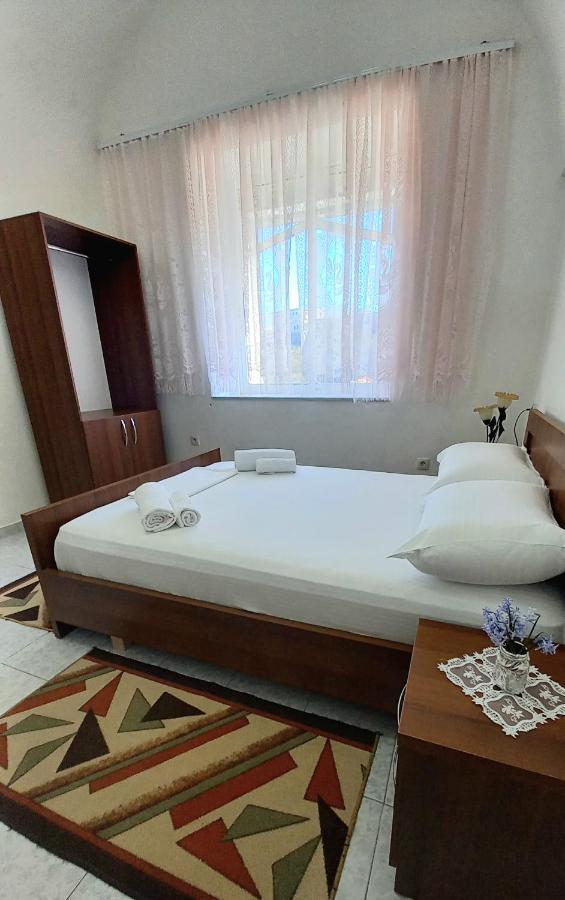 Gjirokastër Ruols Guesthouse מראה חיצוני תמונה